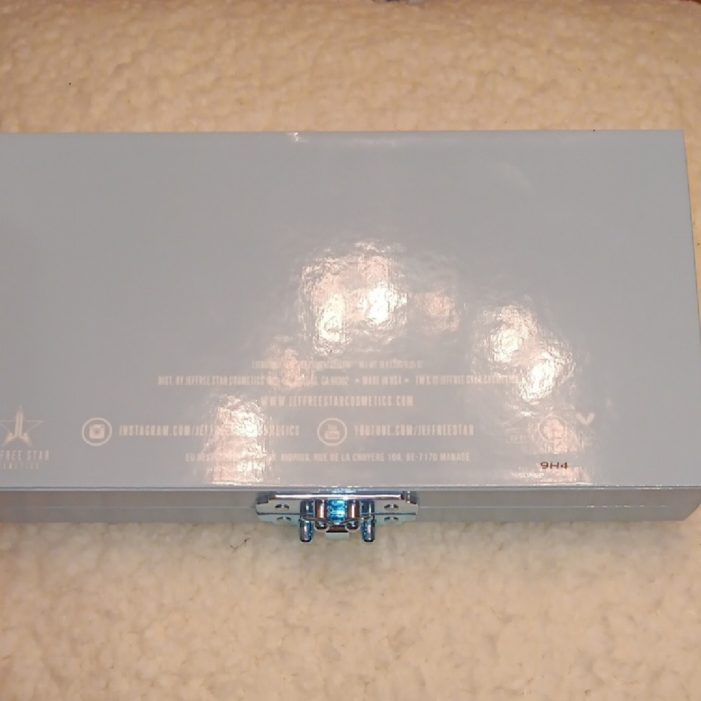 Jeffree Star Blue Blood Eyeshadow Palette - Picture 4 of 4